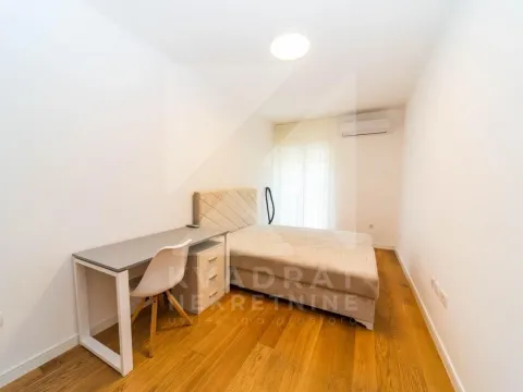 Izdavanje, dvosoban stan, 70m², Central Point, Podgorica - image 8