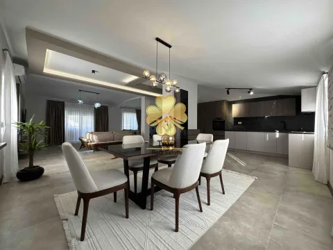 Izdavanje, kuća, 180m², Vranići, Podgorica - image 7