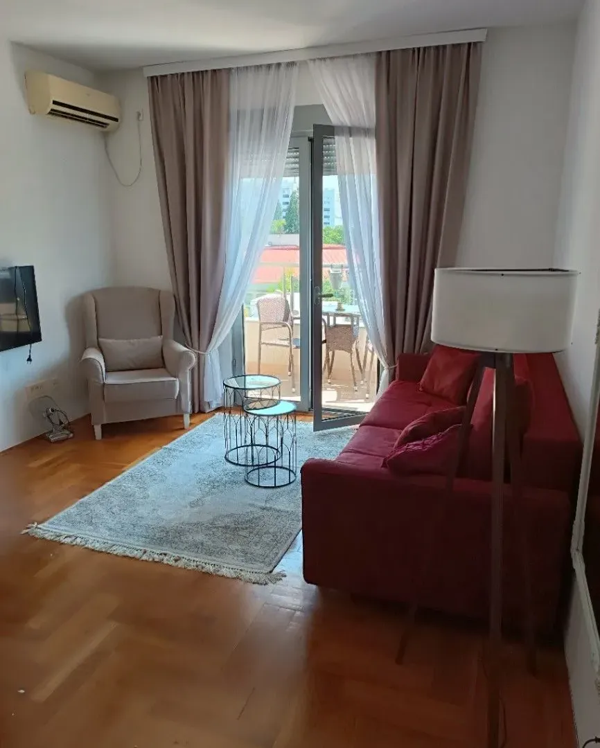 Izdavanje, jednosoban stan, 40m², Zabjelo, Podgorica