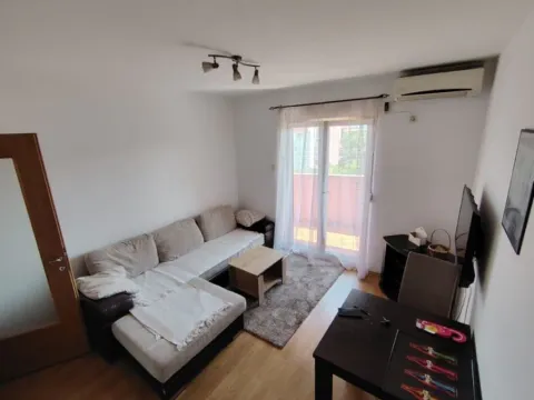 Izdavanje, garsonjera, 29m², Krivi Most, Podgorica
