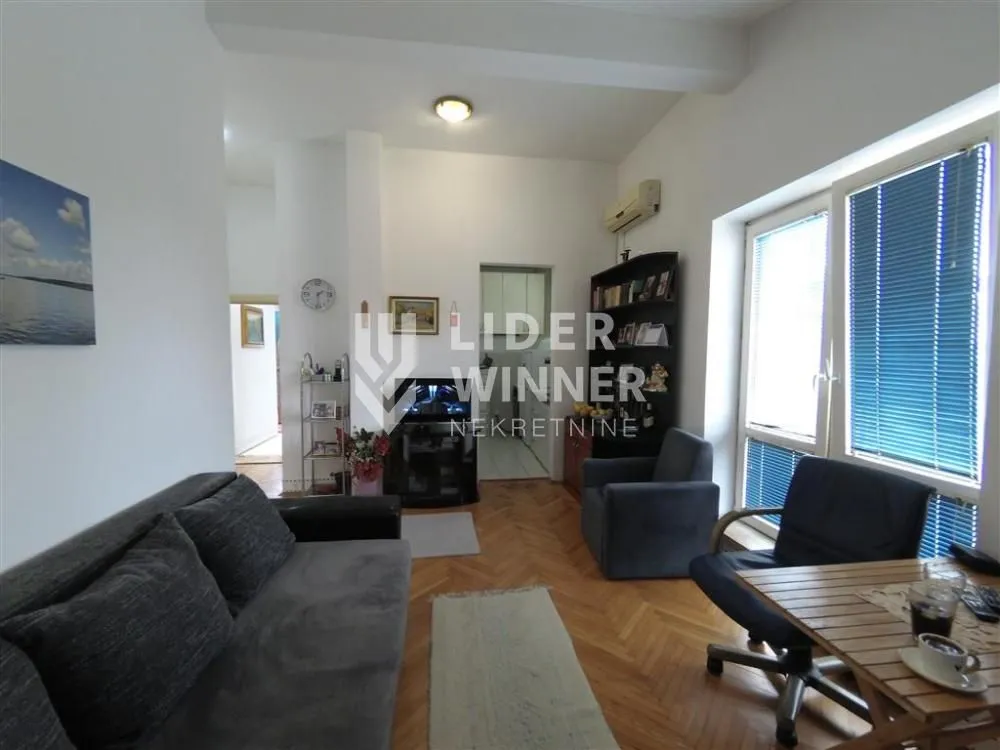 Prodaja, stan, 174m², Zemun Gornji Grad, Zemun Sve Podlokacije