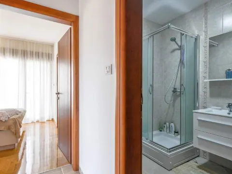 Sale, two bedroom apartment, 88m², Bečići, Budva - image 19