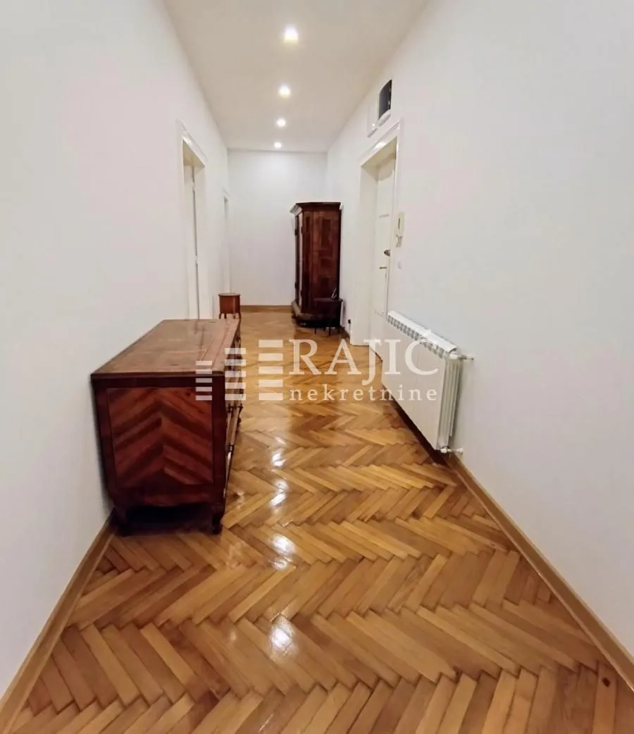 Rent, three bedroom apartment, 105m², Stari Grad, Beograd