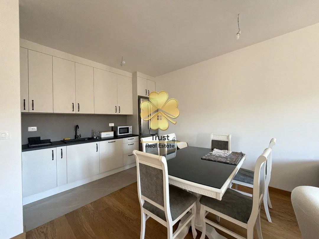 Izdavanje, dvosoban stan, 75m², City Kvart, Podgorica