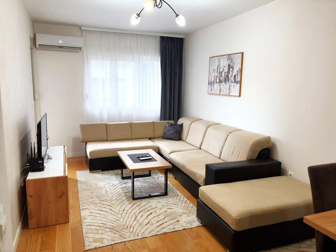 Izdavanje, jednosoban stan, 47m², Central Point, Podgorica