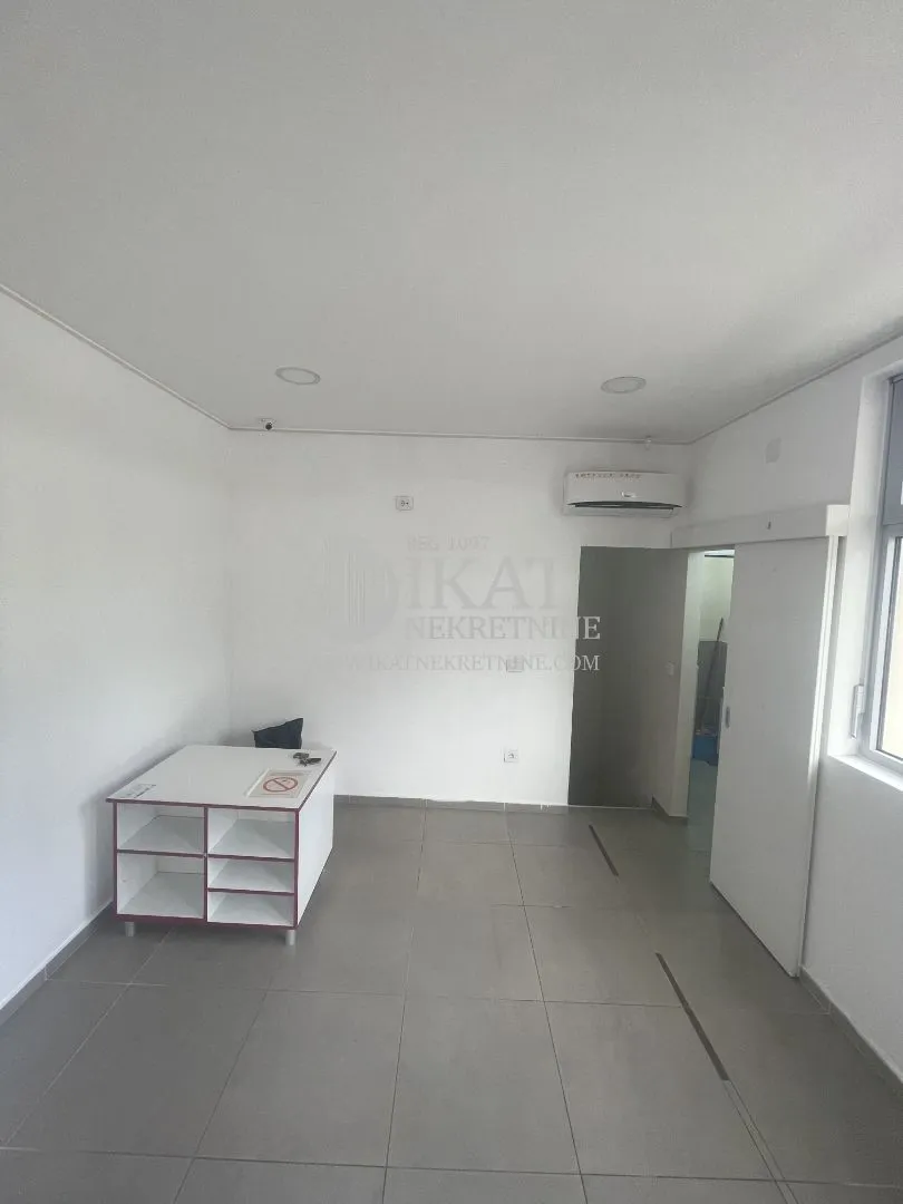 Prodaja, poslovni prostor, 38m², Čukarica, Beograd
