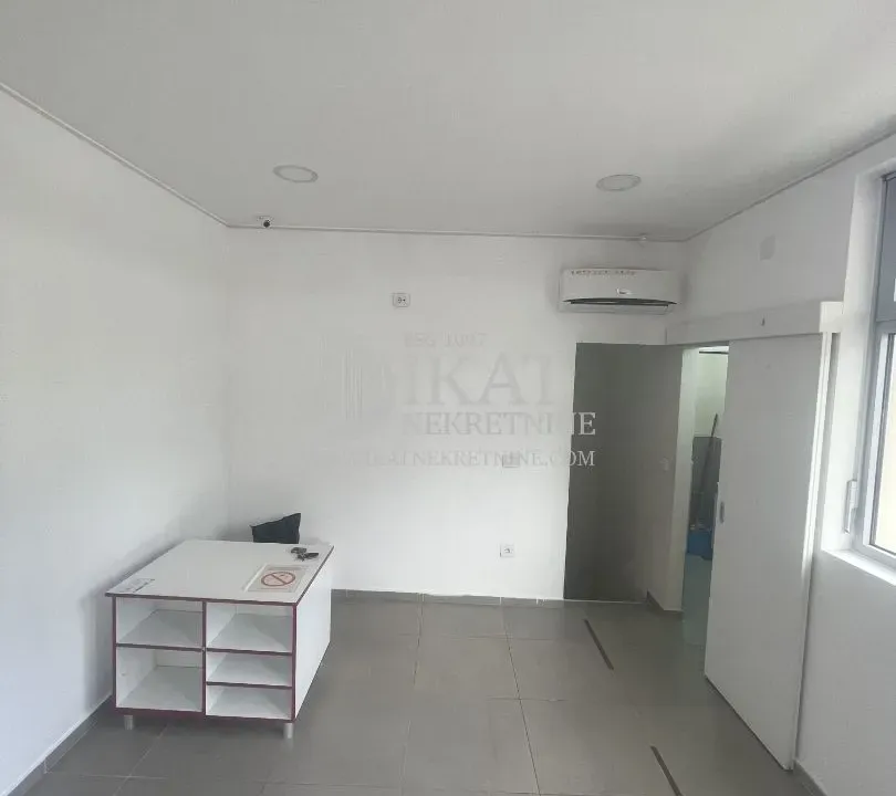 Prodaja, poslovni prostor, 38m², Čukarica, Beograd