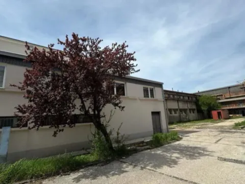 Rent, office space, 3000m², Nikšić, Crna Gora - image 2
