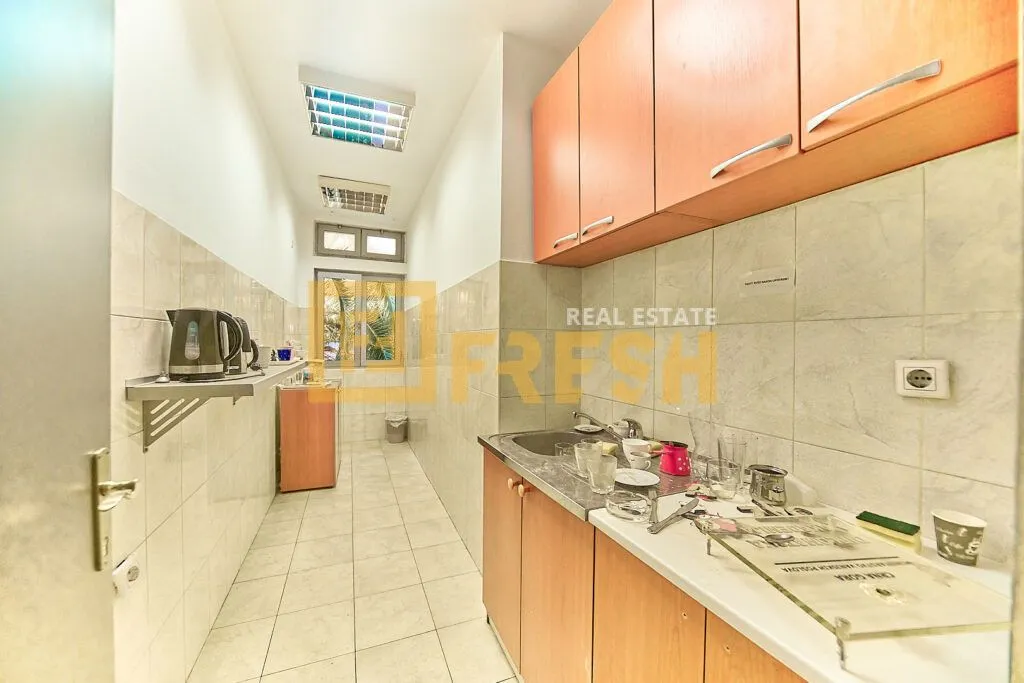 Rent, office space, 228m², Preko Morače, Podgorica