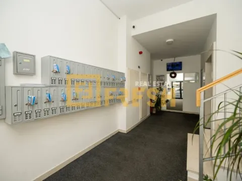 Izdavanje, jednosoban stan, 52m², City Kvart, Podgorica - image 17