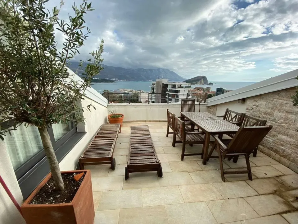 Rent, three bedroom apartment, 85m², Centar, Budva