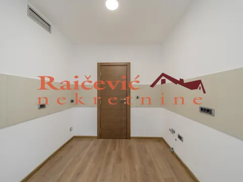 Sale, two bedroom apartment, 70m², Filmski Grad, Beograd - image 9