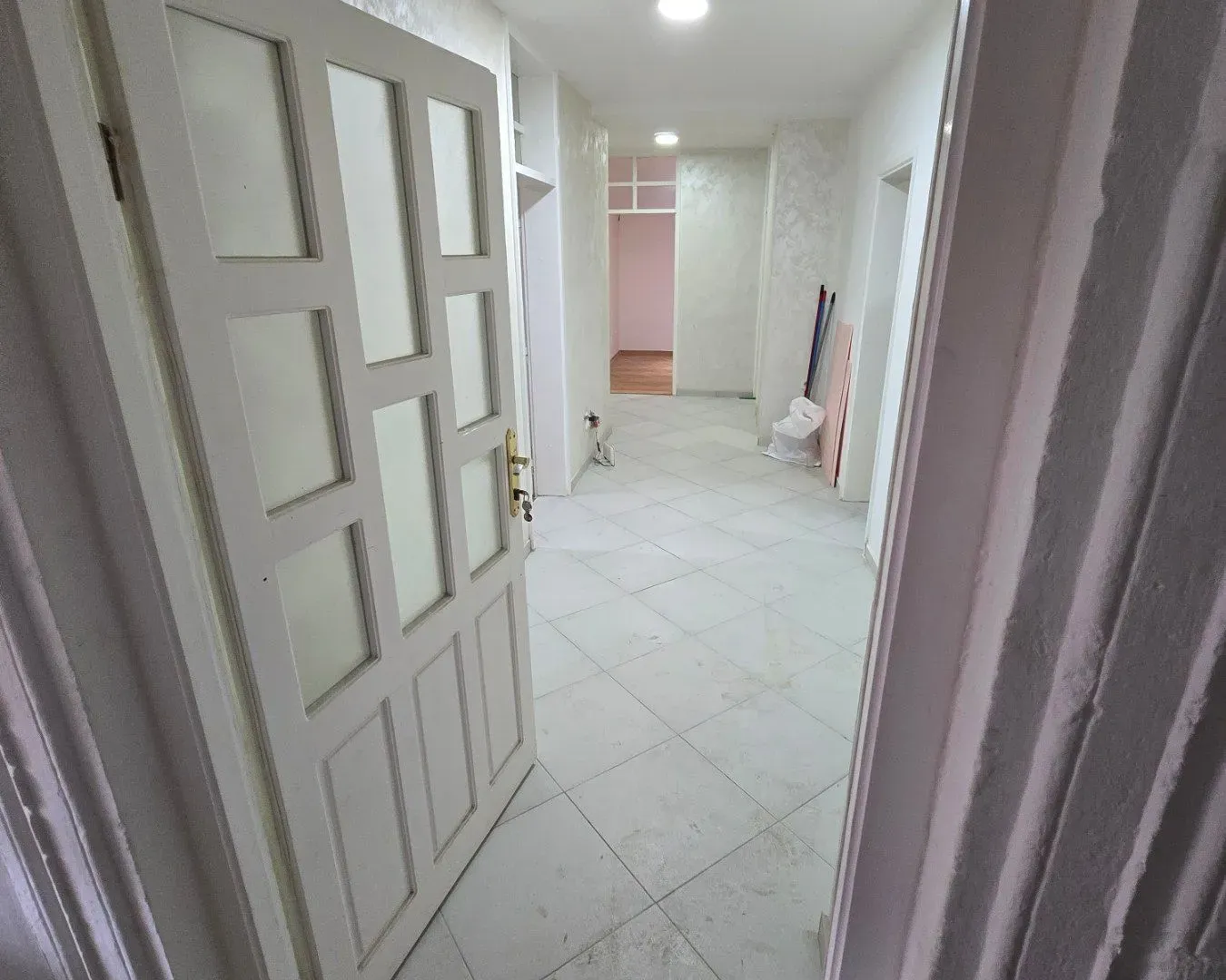 Izdavanje, poslovni prostor, 100m², Stari Grad Kotor, Kotor