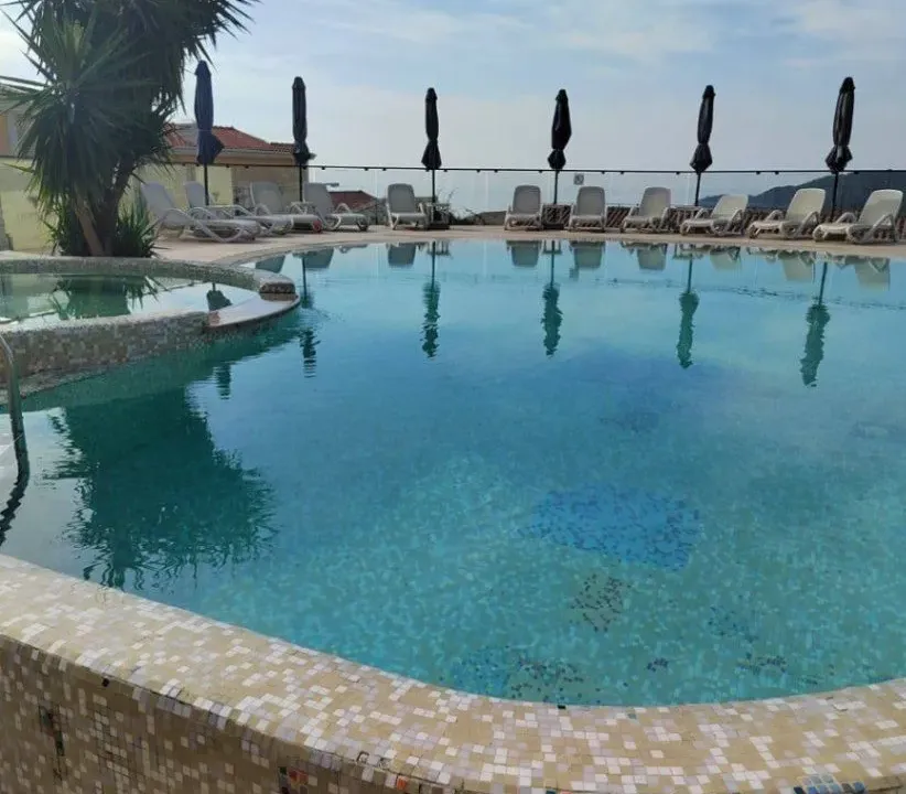 Izdavanje, stan, 150m², Bečići, Budva