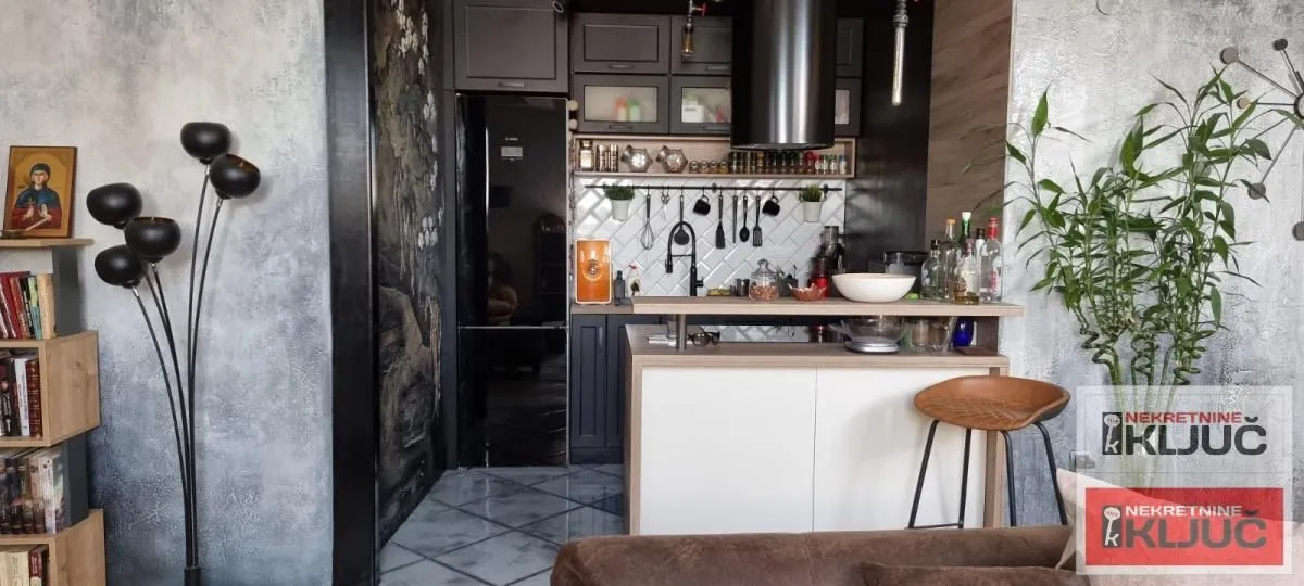 Prodaja, dvosoban stan, 69m², Centar, Novi Sad