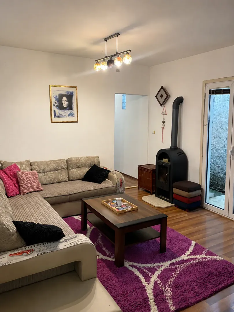 Izdavanje, kuća, 106m², Pobrežje, Podgorica