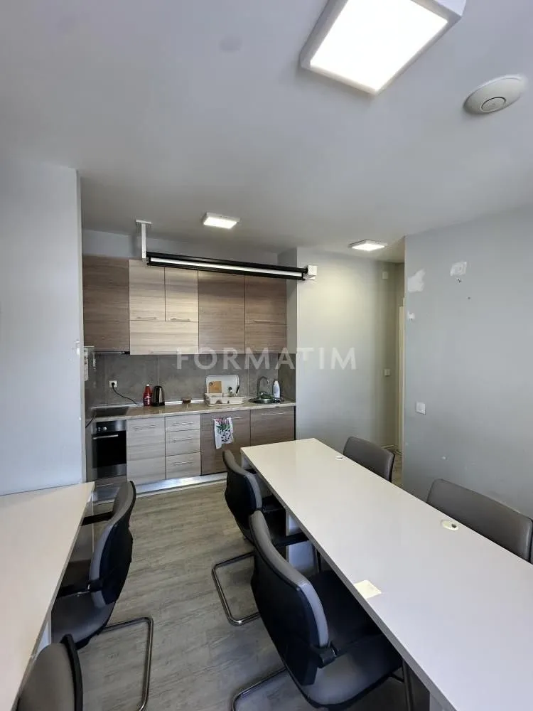 Sale, apartment, 118m², Đeram Pijaca, Beograd