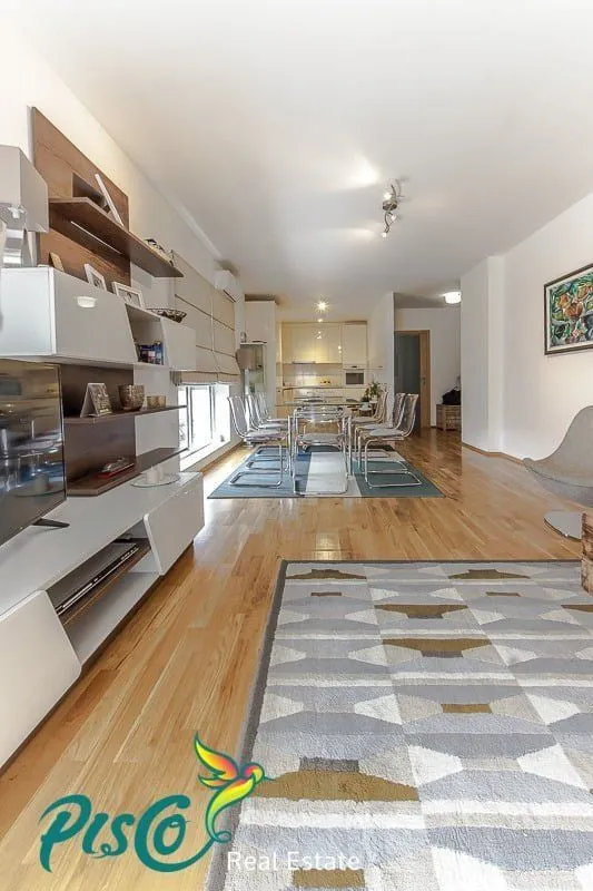Izdavanje, kuća, 210m², Gornja Gorica, Podgorica