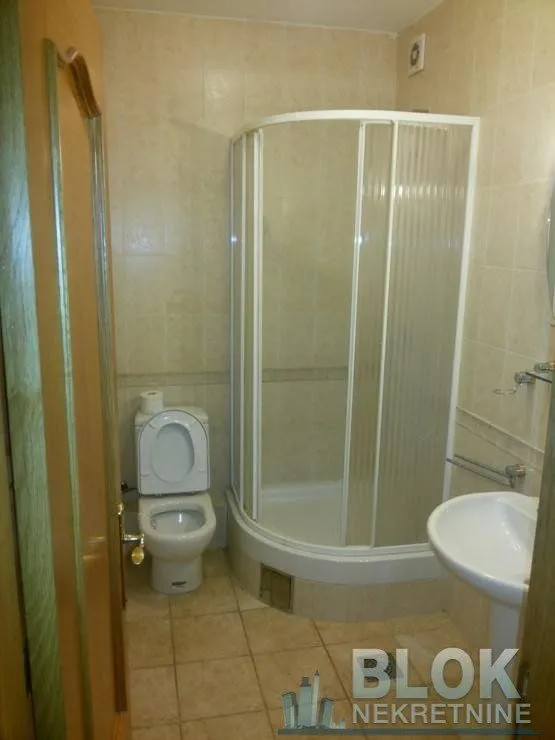 Rent, four bedroom apartment, 150m², Podgorica, Crna Gora