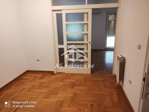 Izdavanje, trosoban stan, 94m², Lion, Zvezdara Sve Podlokacije - image 3