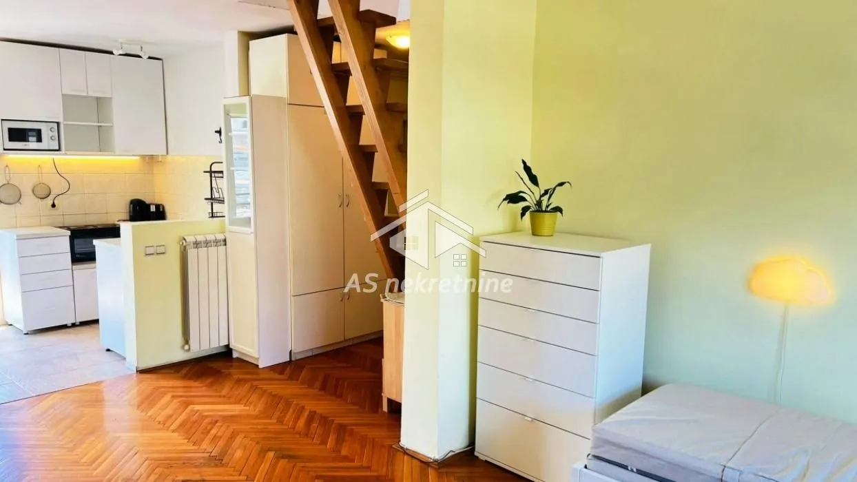 Izdavanje, dvosoban stan, 66m², Slavija, Vračar Sve Podlokacije