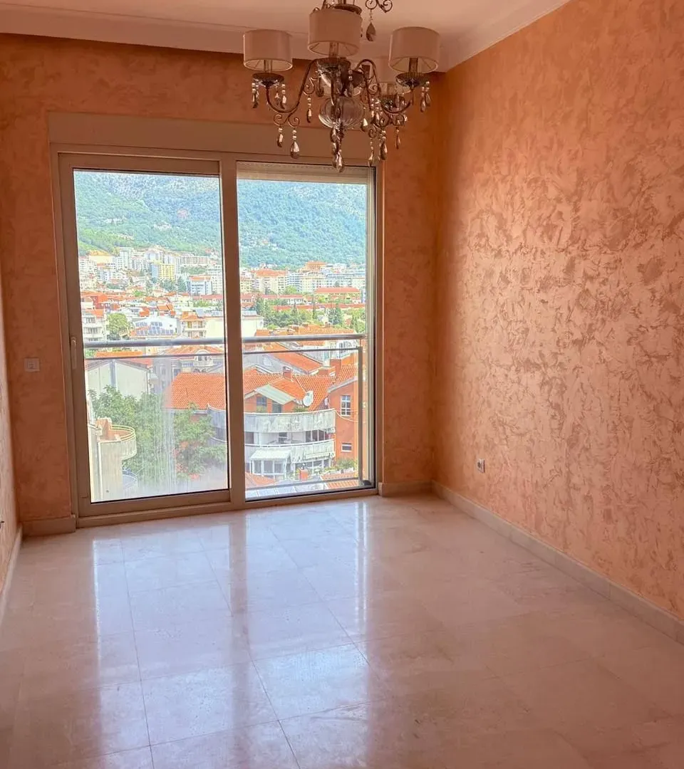 Prodaja, trosoban stan, 326m², Centar, Budva