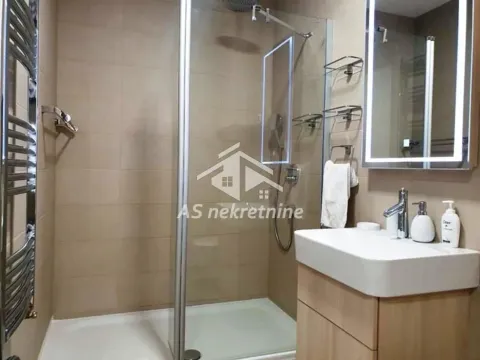 Izdavanje, trosoban stan, 72m², Novi Beograd Blok 67, Novi Beograd Sve Podlokacije - image 36