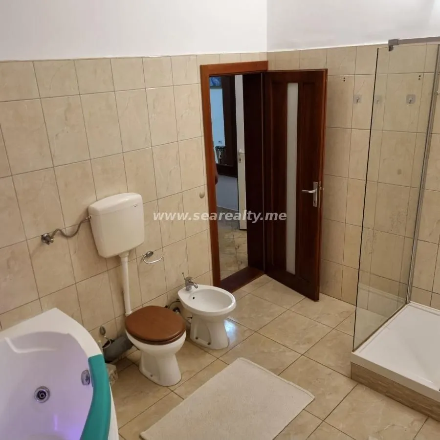 Rent, apartment, 103m², Centar, Tivat
