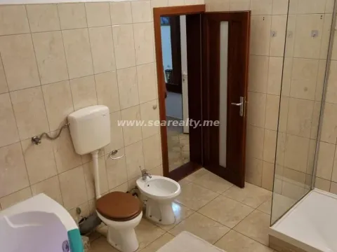 Izdavanje, stan, 103m², Centar, Tivat - image 8