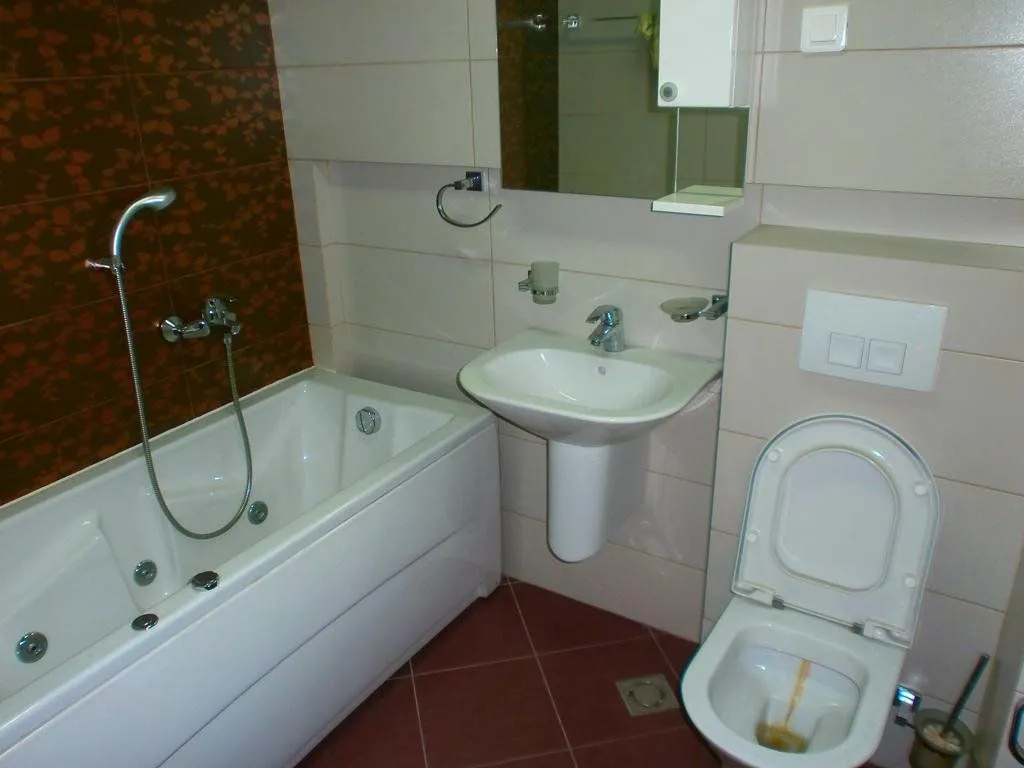 Izdavanje, četvorosoban stan, 186m², Podgorica, Crna Gora