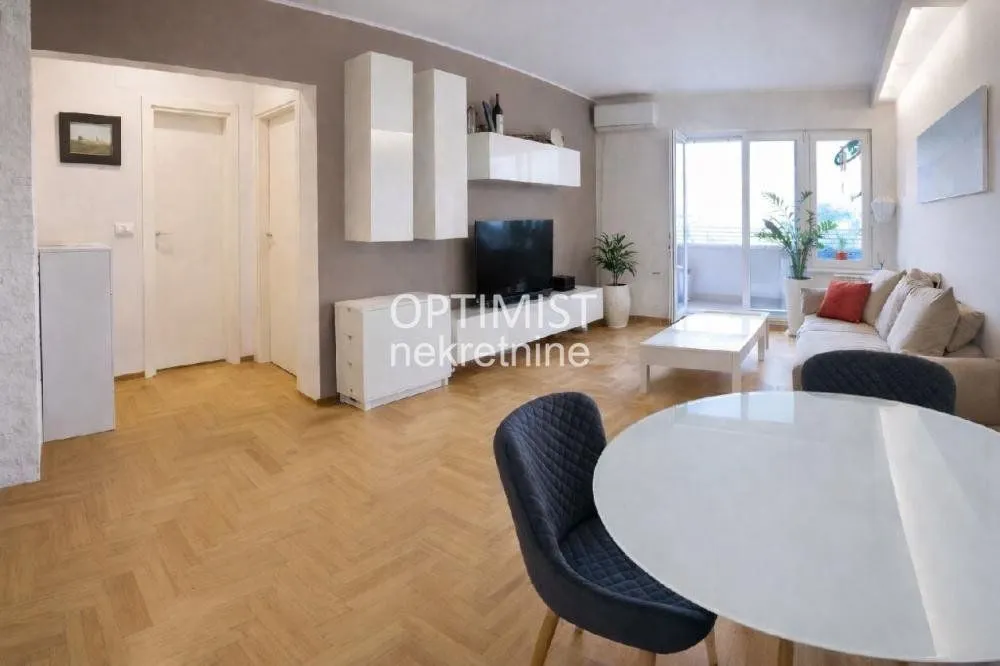 Prodaja, trosoban stan, 70m², Čubura, Beograd