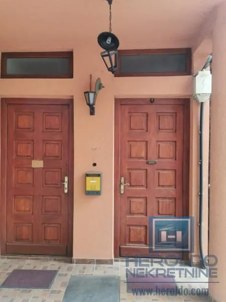 Prodaja, poslovni prostor, 203m², Centar, Paraćin