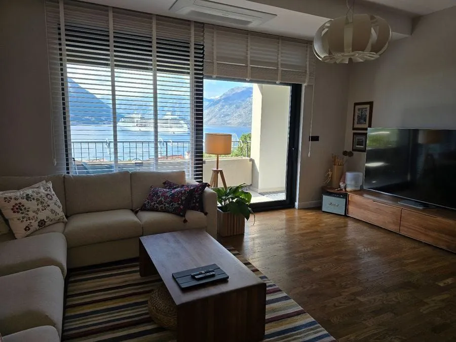 Prodaja, četvorosoban stan, 139m², Dobrota, Kotor