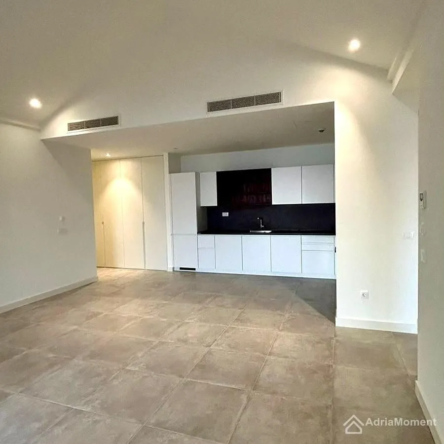 Prodaja, jednosoban stan, 77m², Radovići, Tivat