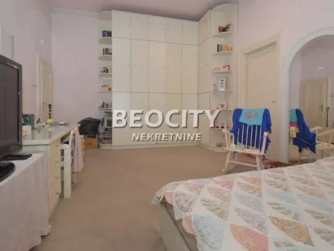 Prodaja, kuća, 250m², Centar, Subotica - image 4