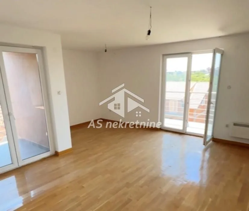 Prodaja, trosoban stan, 128m², Jajinci, Voždovac Sve Podlokacije