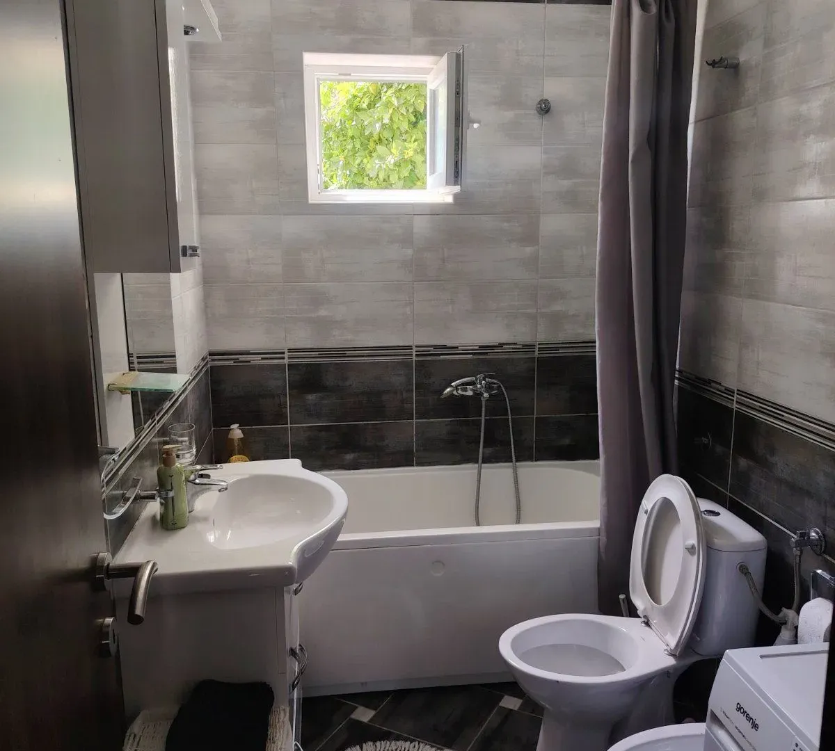 Izdavanje, dvosoban stan, 65m², Meljine, Herceg Novi