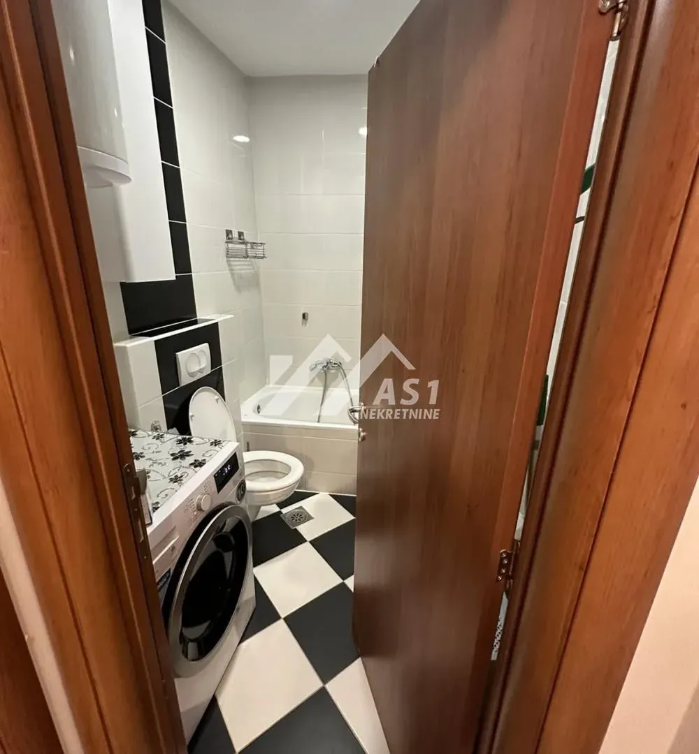 Izdavanje, trosoban stan, 58m², Sajam, Novi Sad Sve Podlokacije