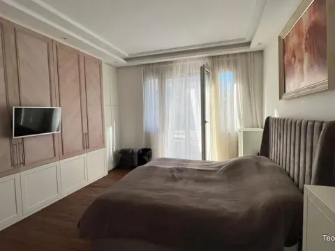 Prodaja, četvorosoban stan, 135m², Zemun Centar, Zemun Sve Podlokacije - image 7