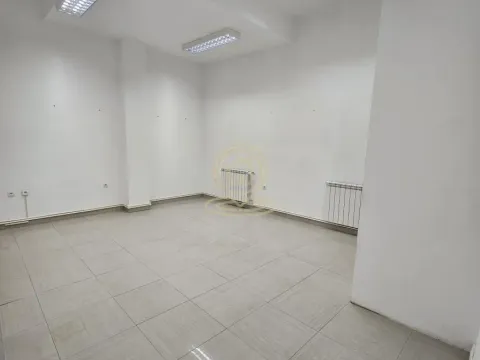 Izdavanje, poslovni prostor, 44m², Centar, Kragujevac - image 4