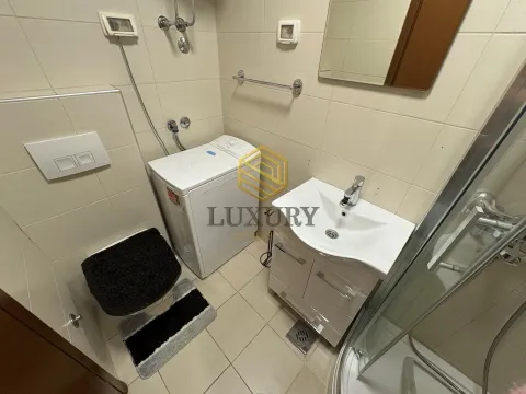 Izdavanje, jednosoban stan, 30m², City Kvart, Podgorica - image 8