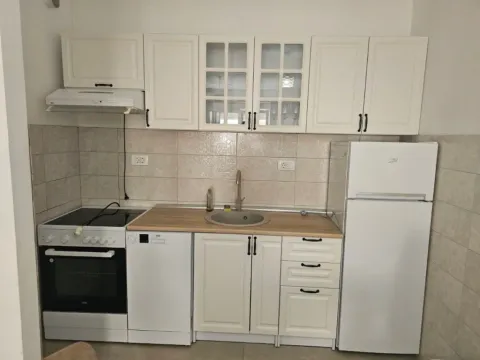 Izdavanje, jednosoban stan, 45m², City Kvart, Podgorica - image 3