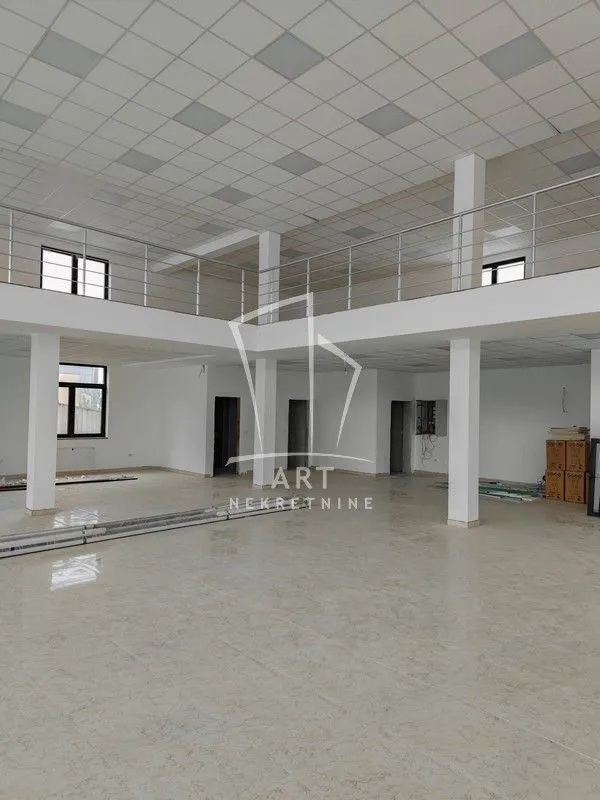 Rent, office space, 1200m², Mladenovac (mesto), Mladenovac