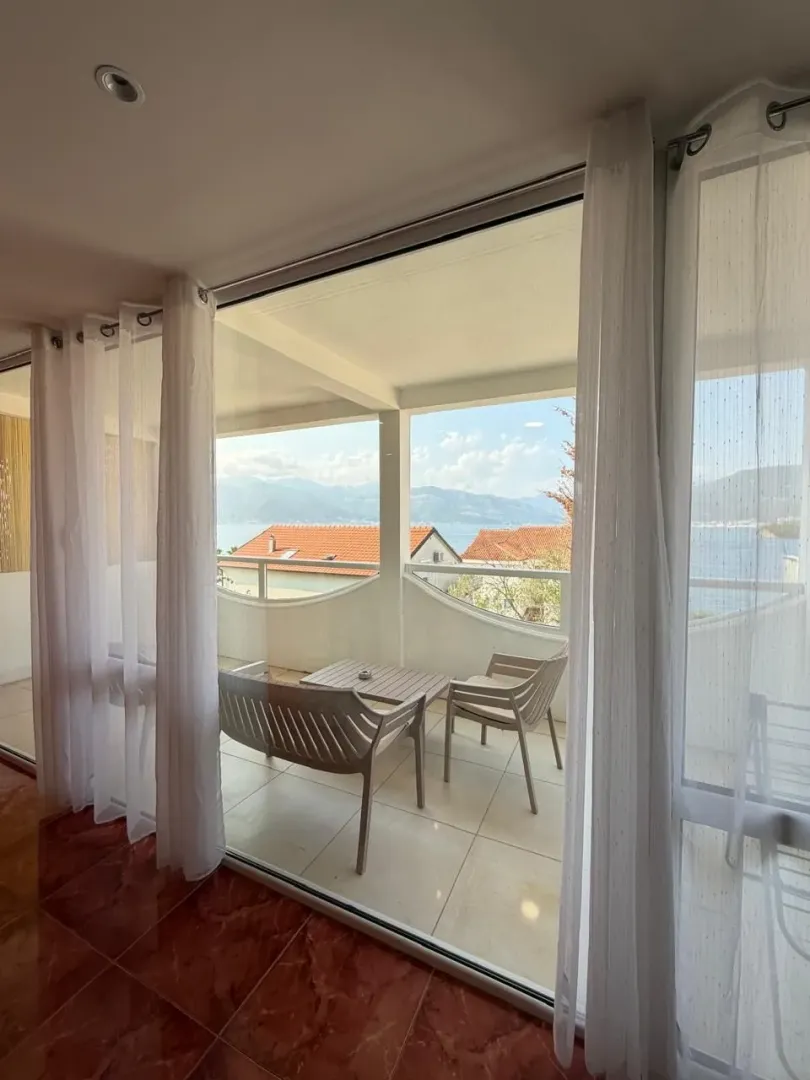 Rent, two bedroom apartment, 85m², Bogišići, Tivat