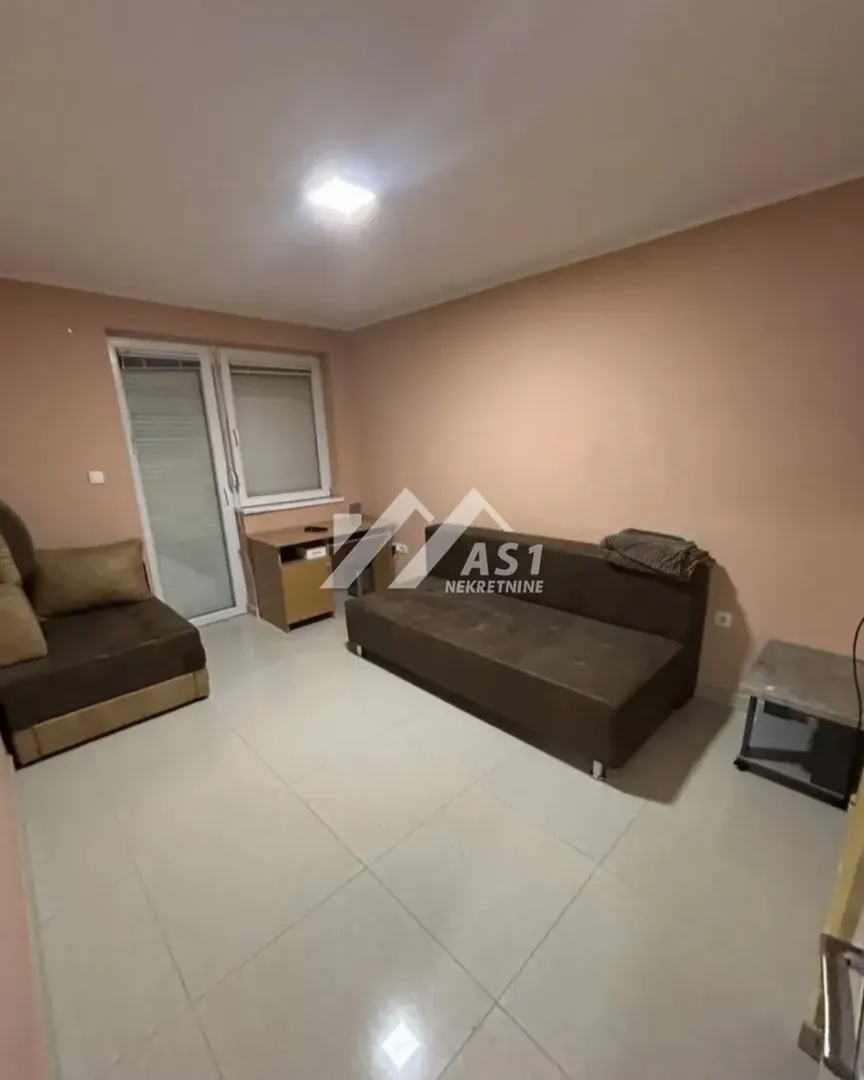 Izdavanje, jednosoban stan, 41m², Petrovaradin, Novi Sad