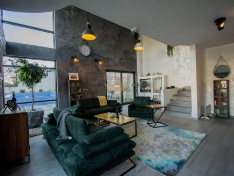 Prodaja, kuća, 300m², Kotor, Crna Gora