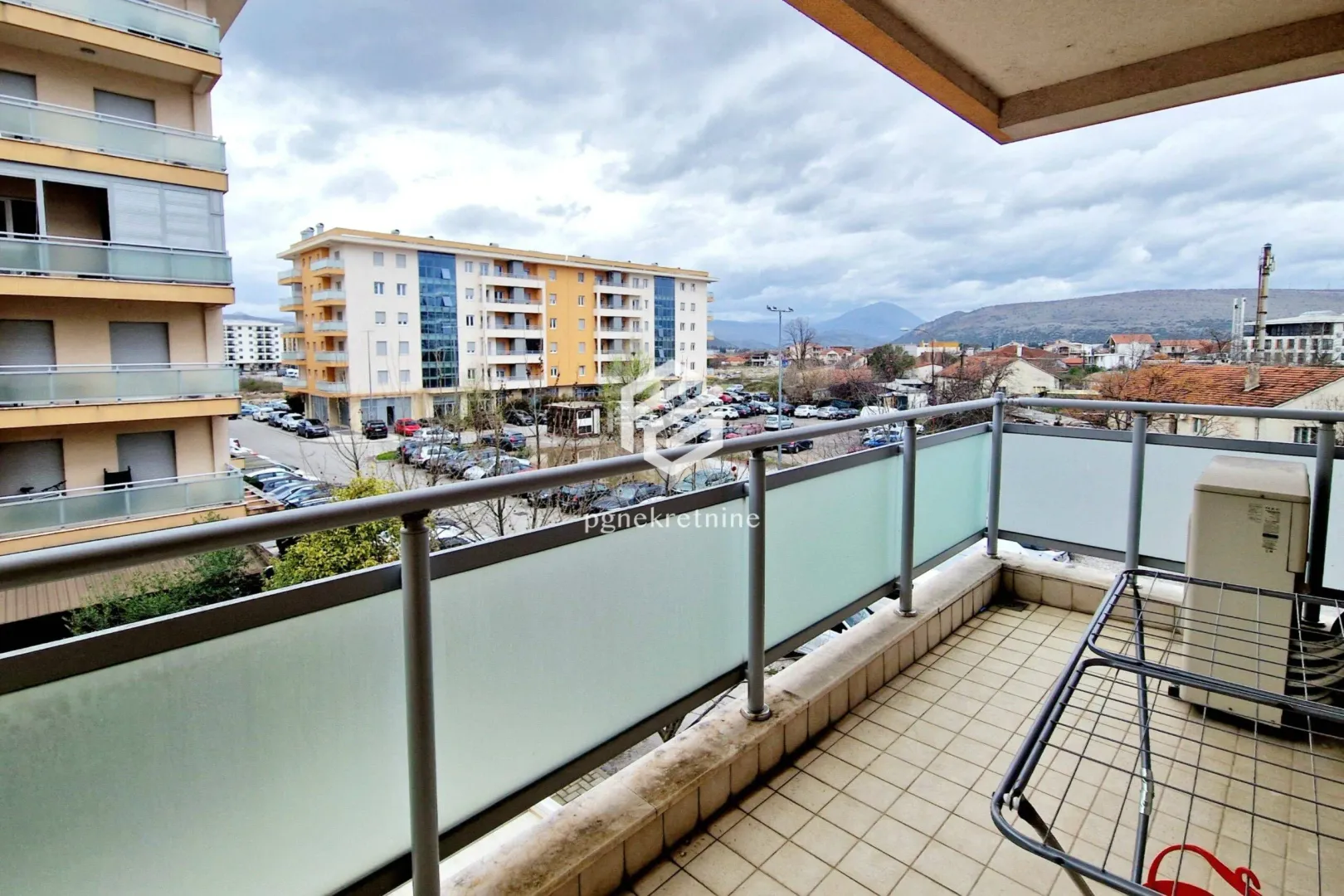 Izdavanje, trosoban stan, 120m², City Kvart, Podgorica