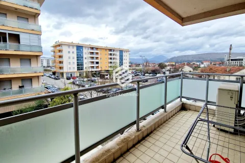 Izdavanje, trosoban stan, 120m², City Kvart, Podgorica - image 19