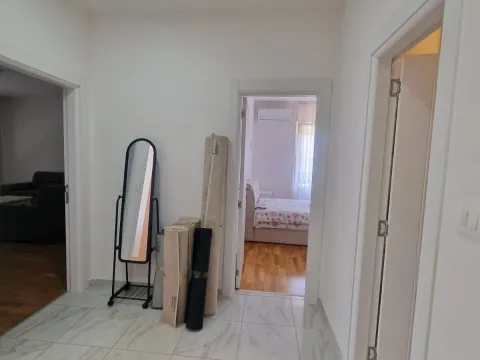 Prodaja, dvosoban stan, 70m², City Kvart, Podgorica - image 6