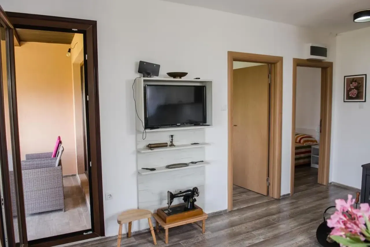 Rent, apartment, 60m², Kotor, Crna Gora